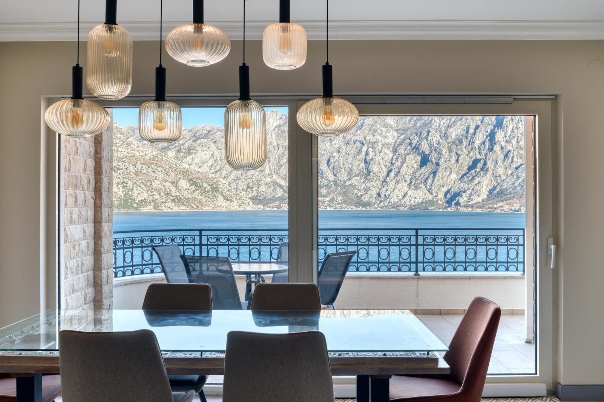 Luxurious 3-Bedroom Apartment By Mn Property Kotor Exterior photo