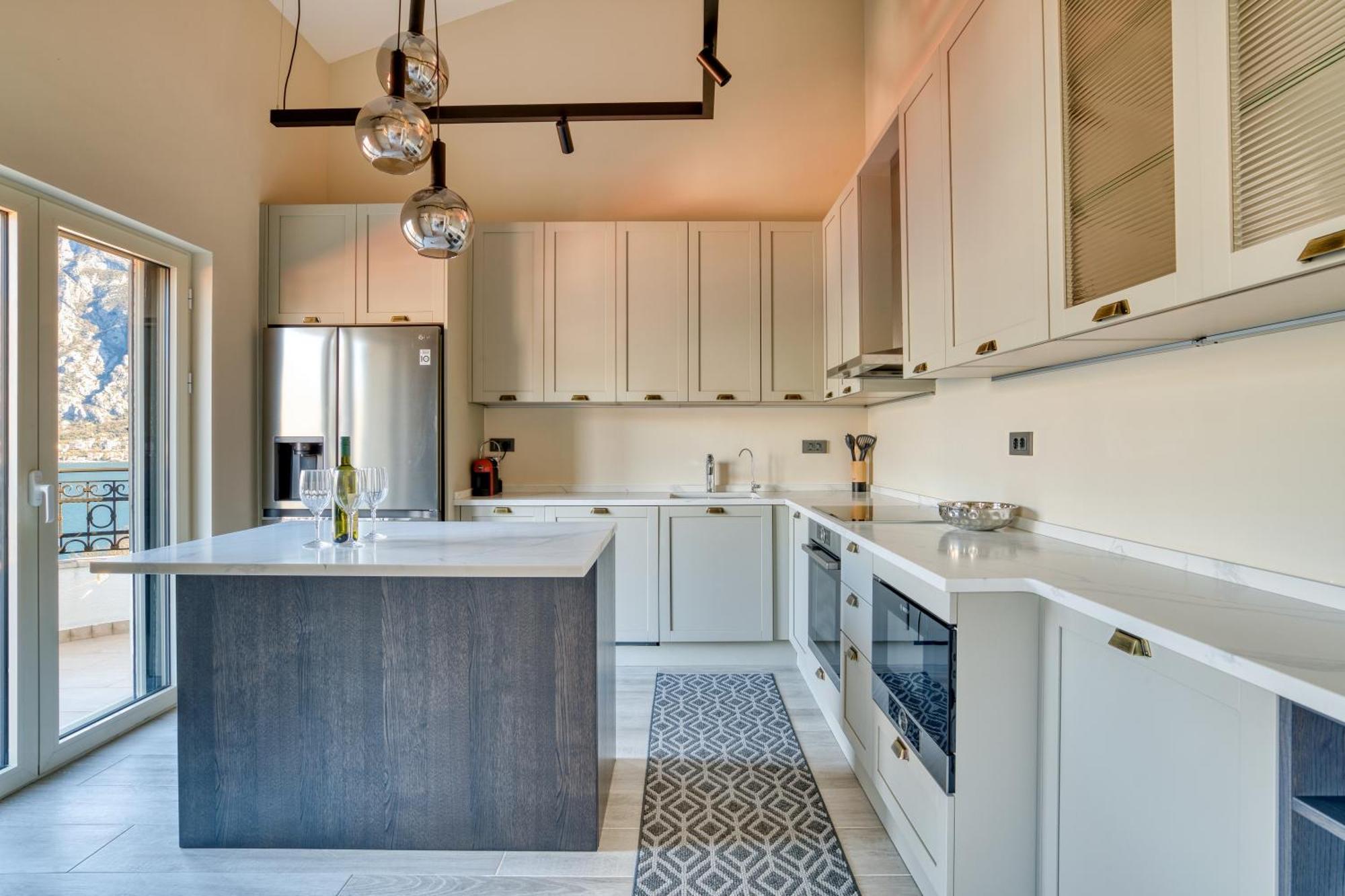 Luxurious 3-Bedroom Apartment By Mn Property Kotor Exterior photo
