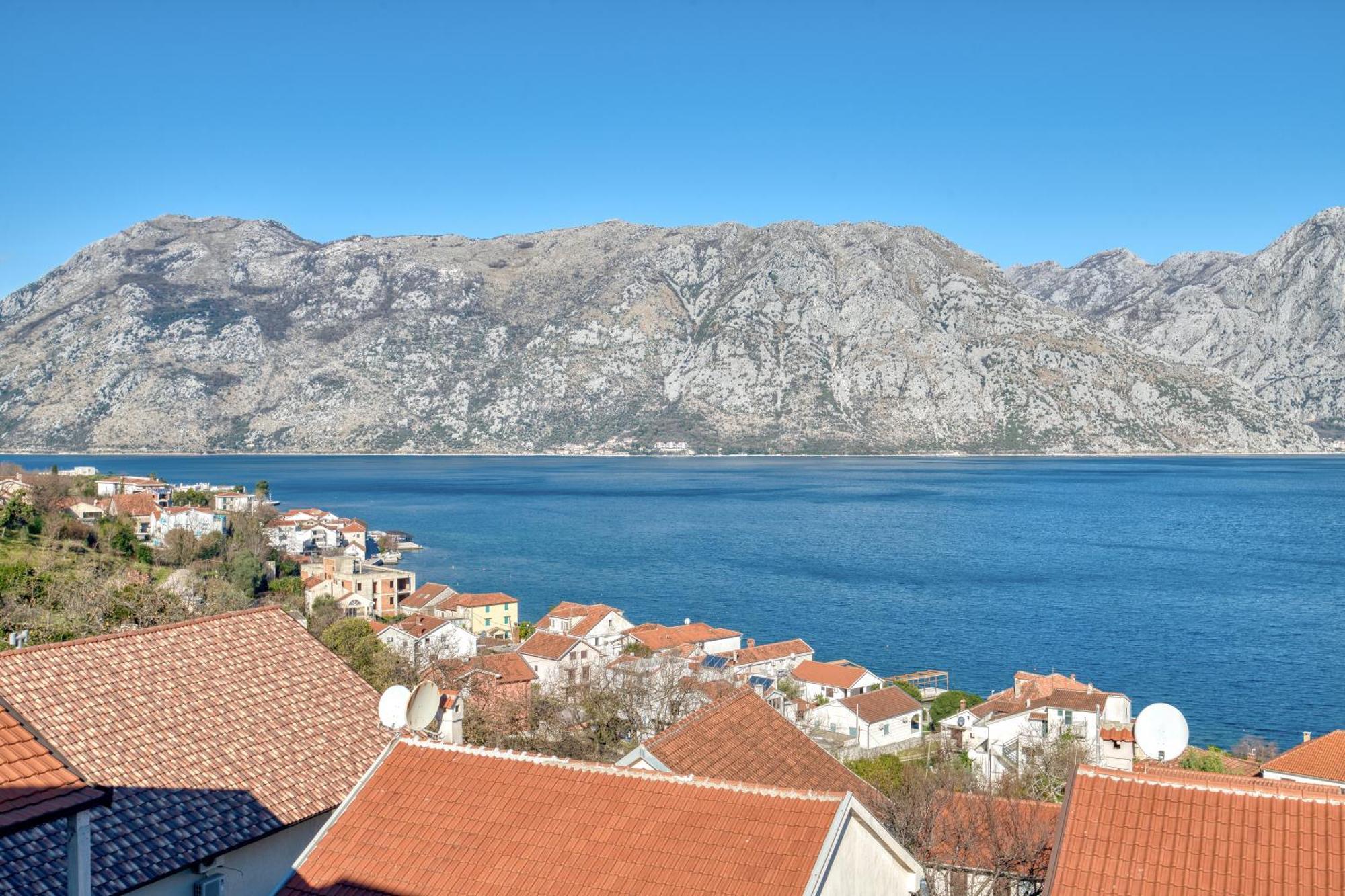 Luxurious 3-Bedroom Apartment By Mn Property Kotor Exterior photo