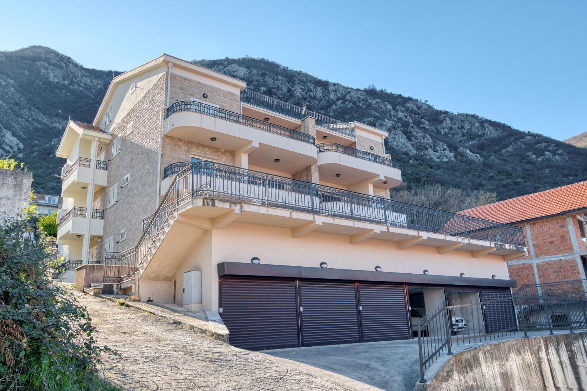 Luxurious 3-Bedroom Apartment By Mn Property Kotor Exterior photo